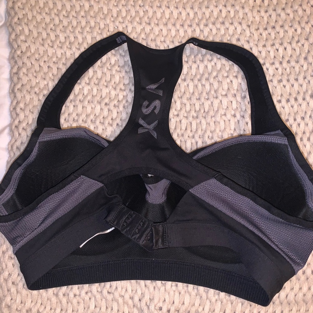 Victoria Secret Incredible Sports Bra